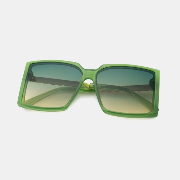 Square Polycarbonate Frame Sunglasses in Green - Picture 3 of 5